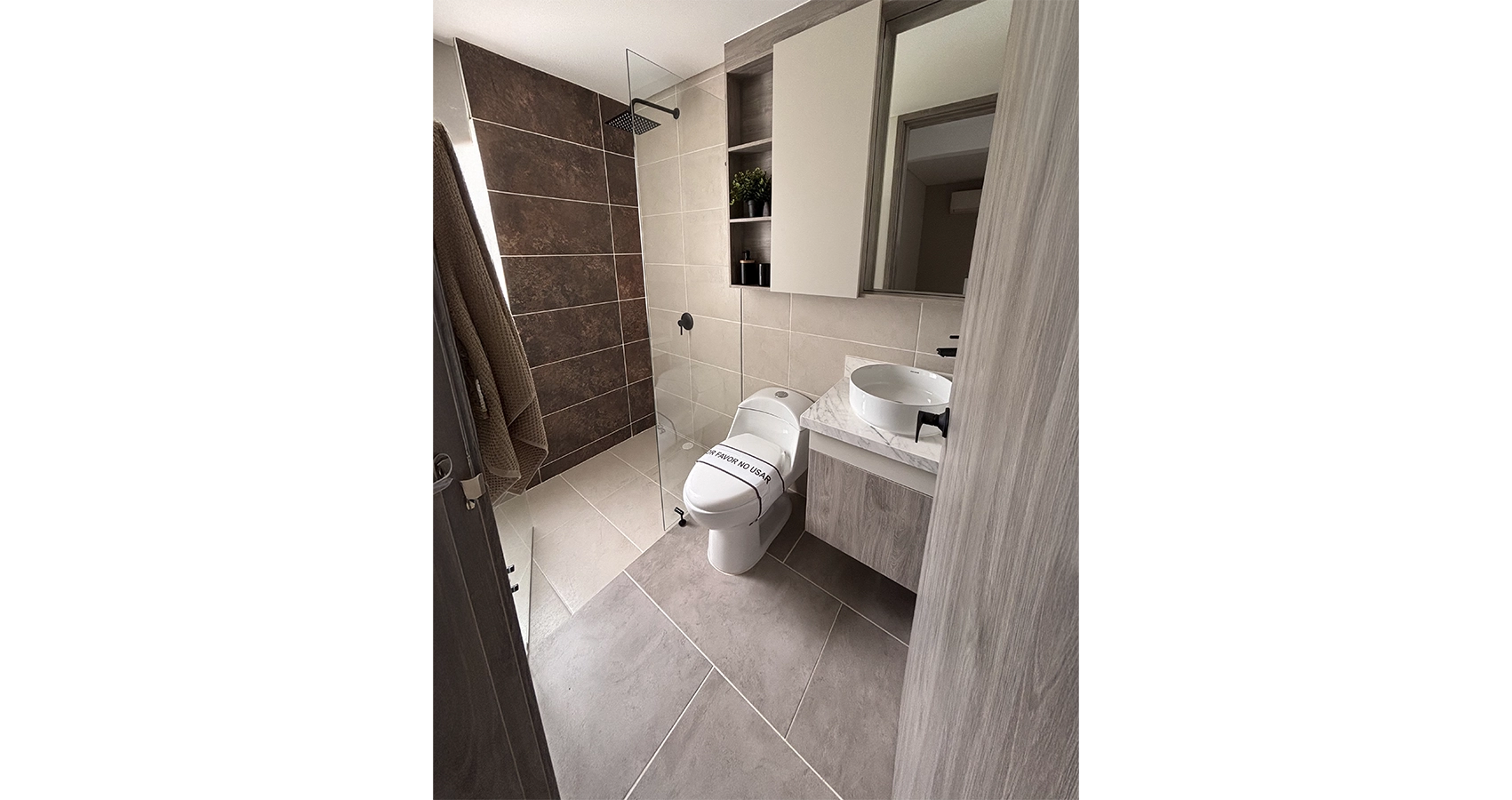 Apartamento modelo baño del proyecto Bosques Bio