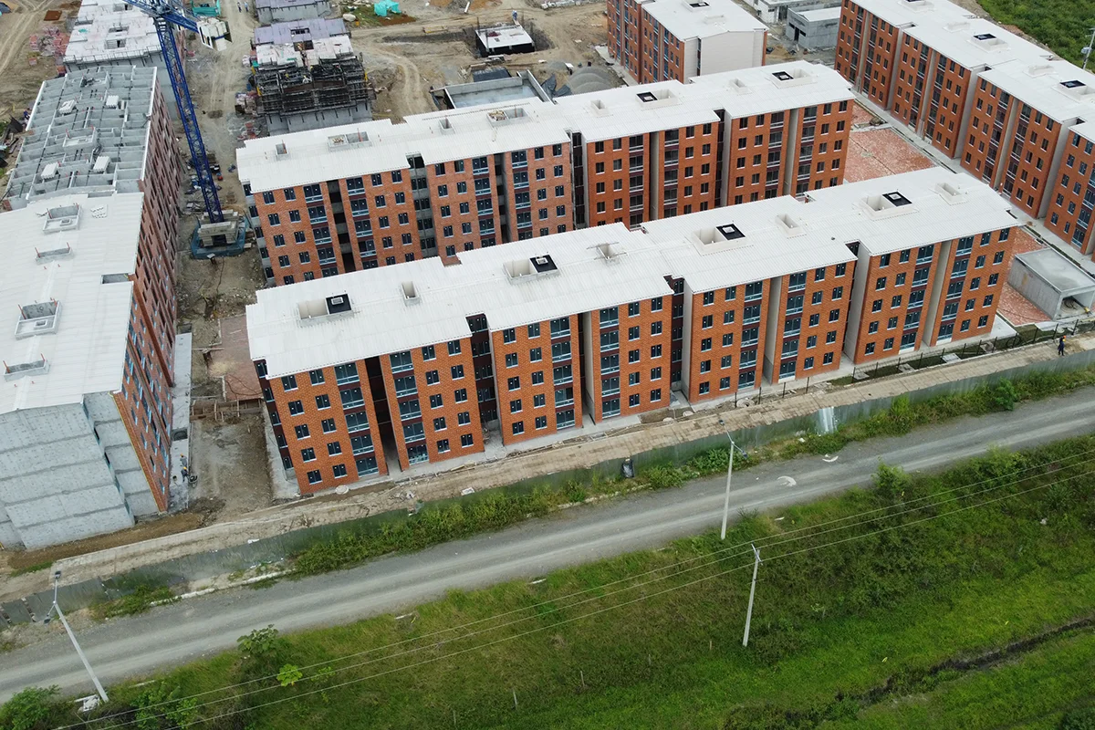 Avance de obra en Diciembre del proyecto Mandarino Arboleda Campestre en Ibague, mostrando progreso en construcción y diseño residencial.