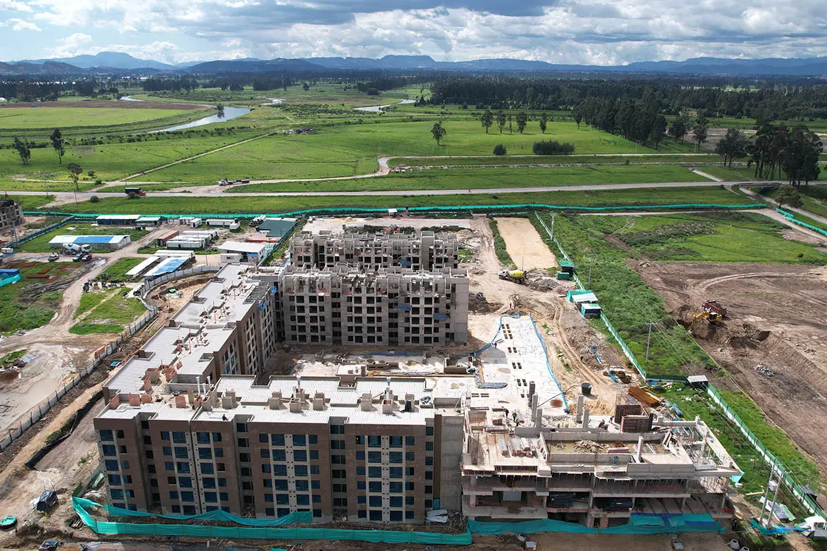 Foto del proyecto Rosa Amatista en avance de obra junio de 2025