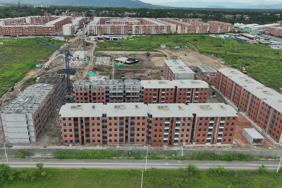 Avance de obra en Noviembre del proyecto Mandarino Arboleda Campestre en Ibague, mostrando progreso en construcción y diseño residencial.