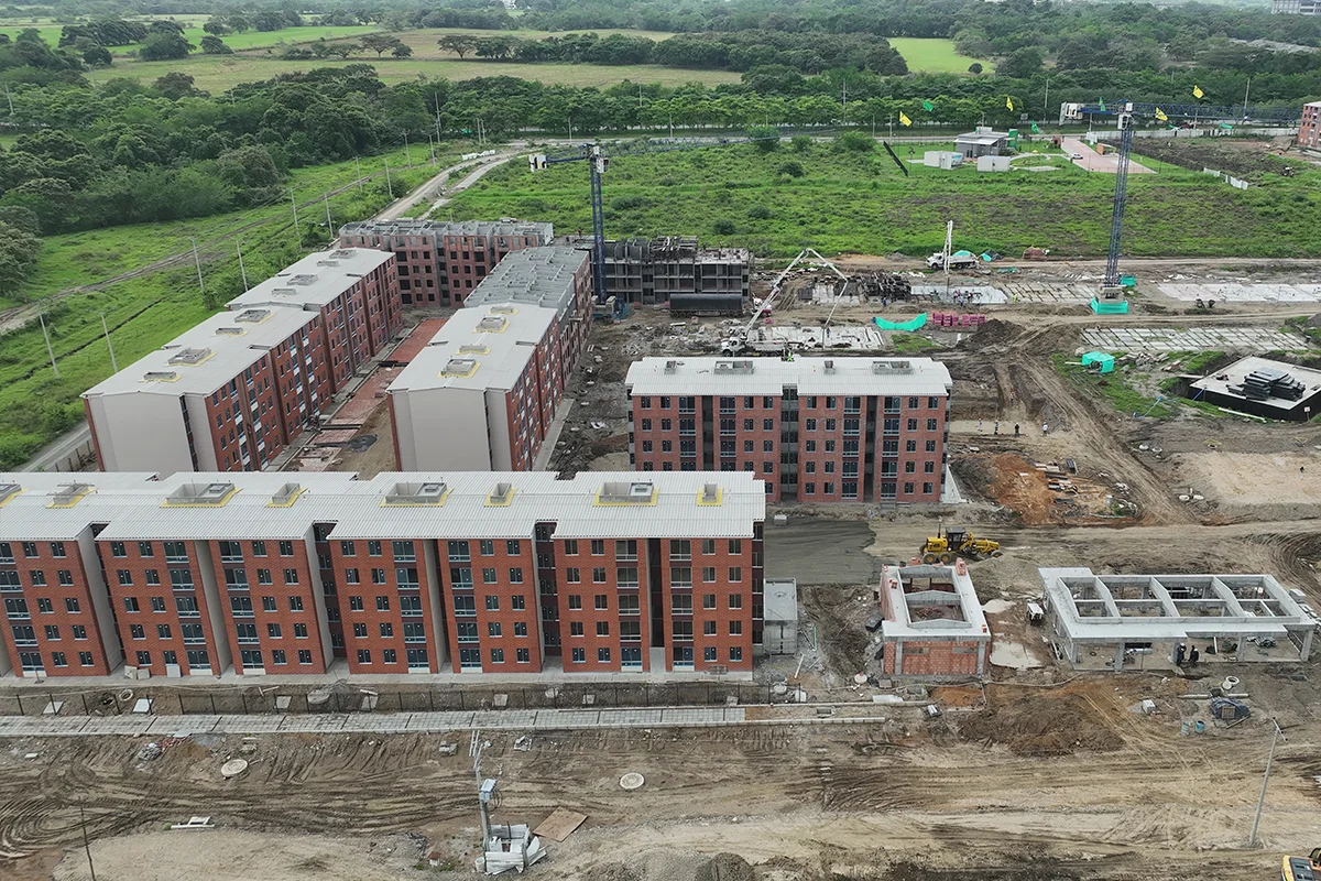 Avance de obra en Noviembre del proyecto Mandarino Arboleda Campestre en Ibague, mostrando progreso en construcción y diseño residencial.