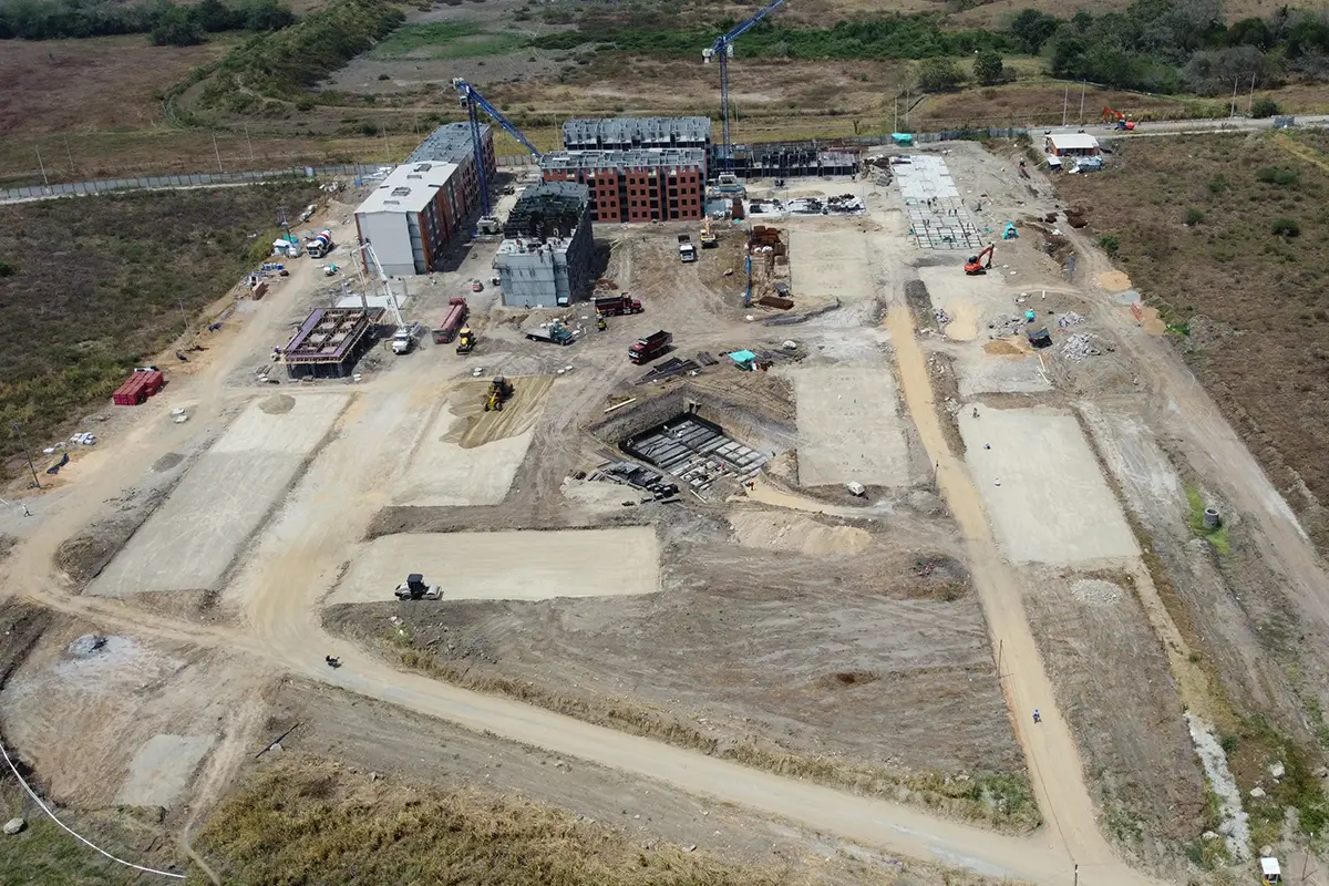 Avance de obra en Septiembre del proyecto Mandarino Arboleda Campestre en Ibague, mostrando progreso en construcción y diseño residencial.