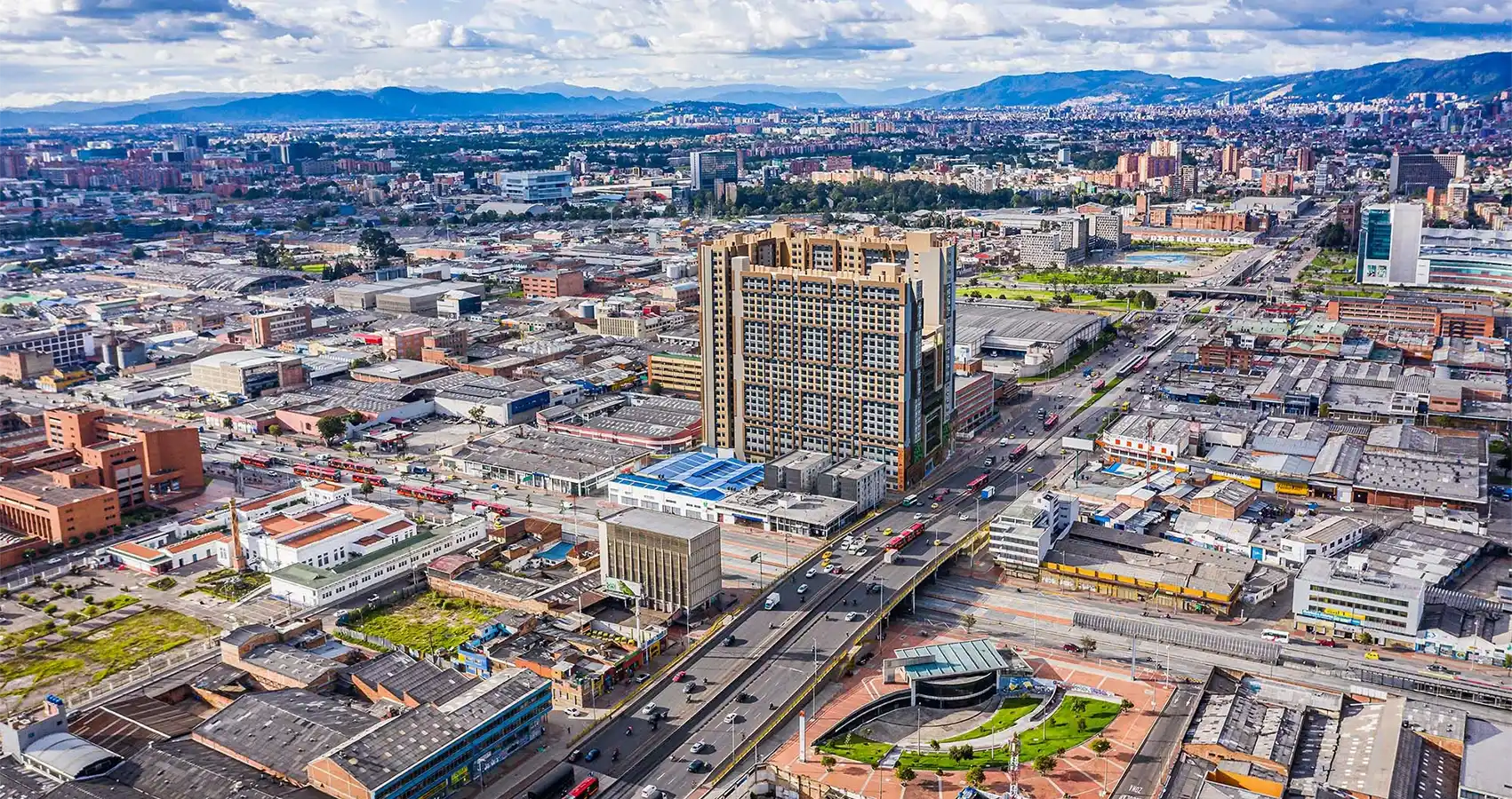 Fachada vista aérea de urbana 30 