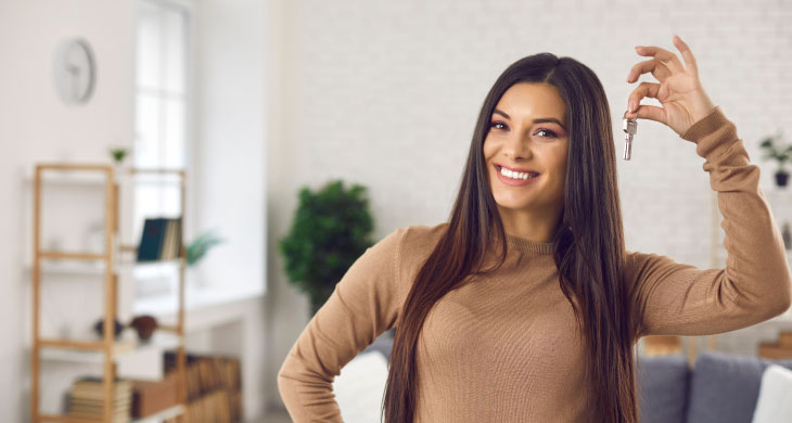 Imagen informativa sobre el descenso de las tasa de interés inmobiliaria